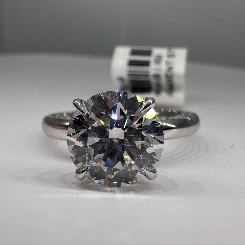 3.03 carat e vs1 round diamond engagement ring solitaire white gold